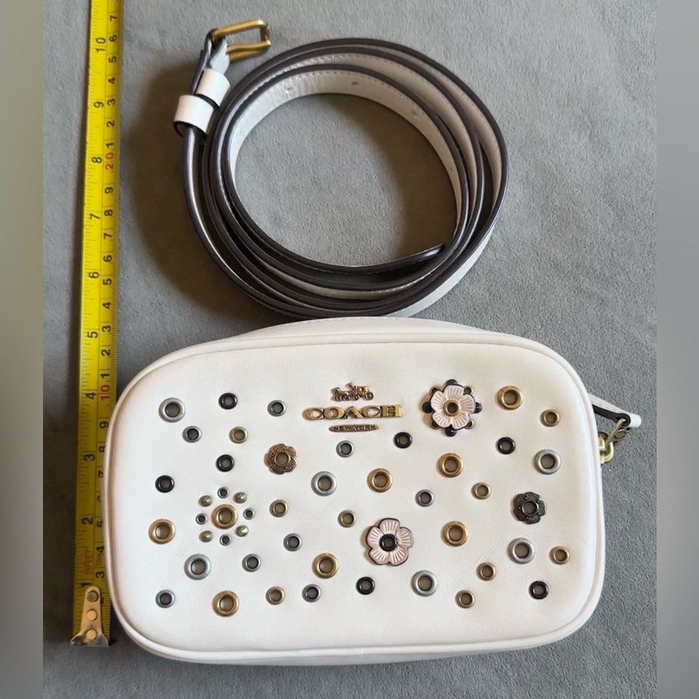 ❌SOLD❌EUC-COACH BeltBag w/ Tea Rose Scattered Rivets in Brass/Chalk Calf Leather